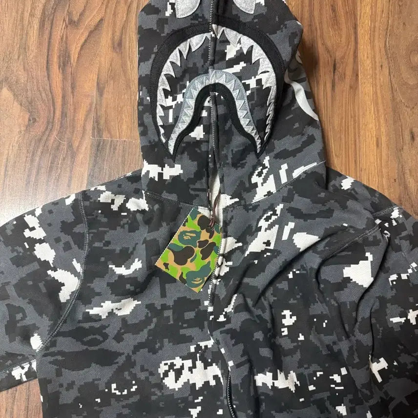 [BUNJANG] BAPE Multi Pixel Hooded Zip-up Jacket / 베이프 멀티 픽셀 후드집업