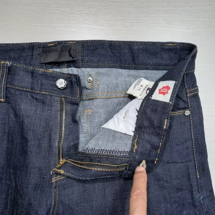 [SOLD OUT] 32 새상품 Swallow Kor 생지 스판 슬림일자 진청 32-346