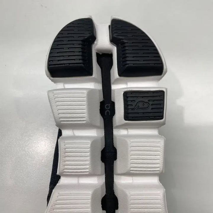 [BUNJANG] On-Running Cloud 5 Shoes / 온러닝 클라우드5 37.5w