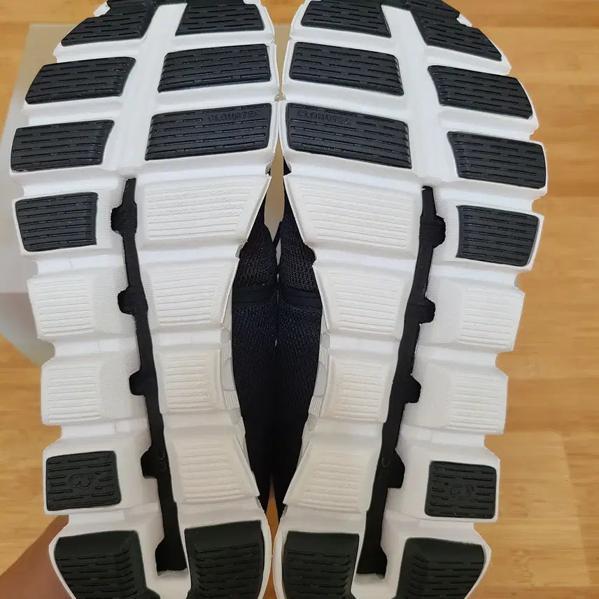 [BUNJANG] On-Running Cloud 5 Shoes / 온러닝 클라우드5 37.5w