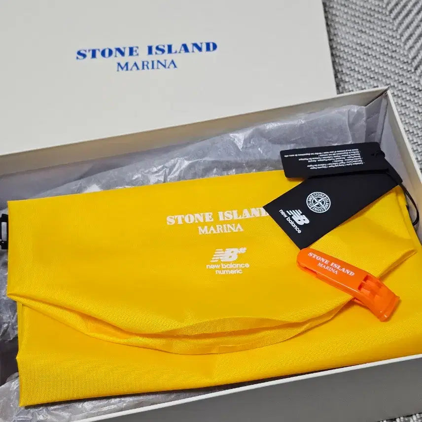 [BUNJANG] New Balance x Stone Island Numeric 272 Sneakers / 뉴발란스 x 스톤 아일랜드 뉴메릭 272 (새 상품)