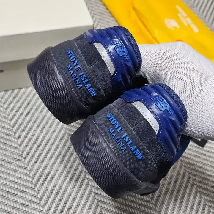 [BUNJANG] New Balance x Stone Island Numeric 272 Sneakers / 뉴발란스 x 스톤 아일랜드 뉴메릭 272 (새 상품)