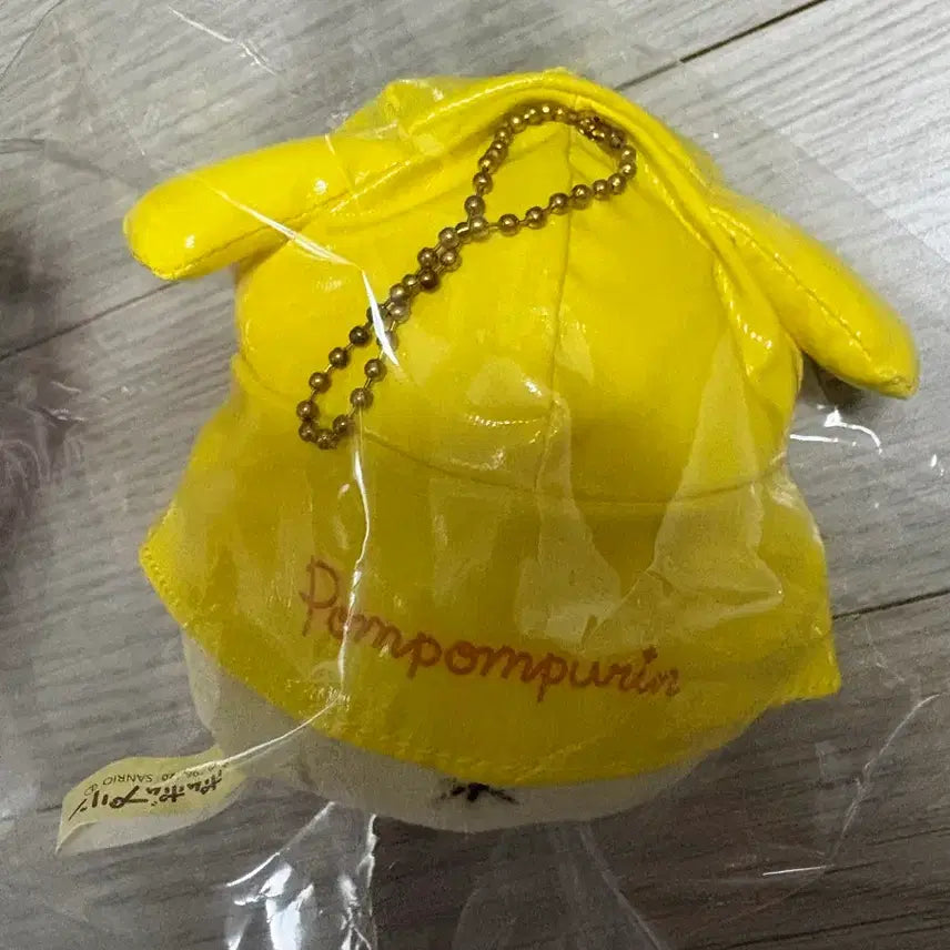 [BUNJANG] Sanrio Pompompurin Raincoat Mascot / 폼폼푸린 우비 마스코트