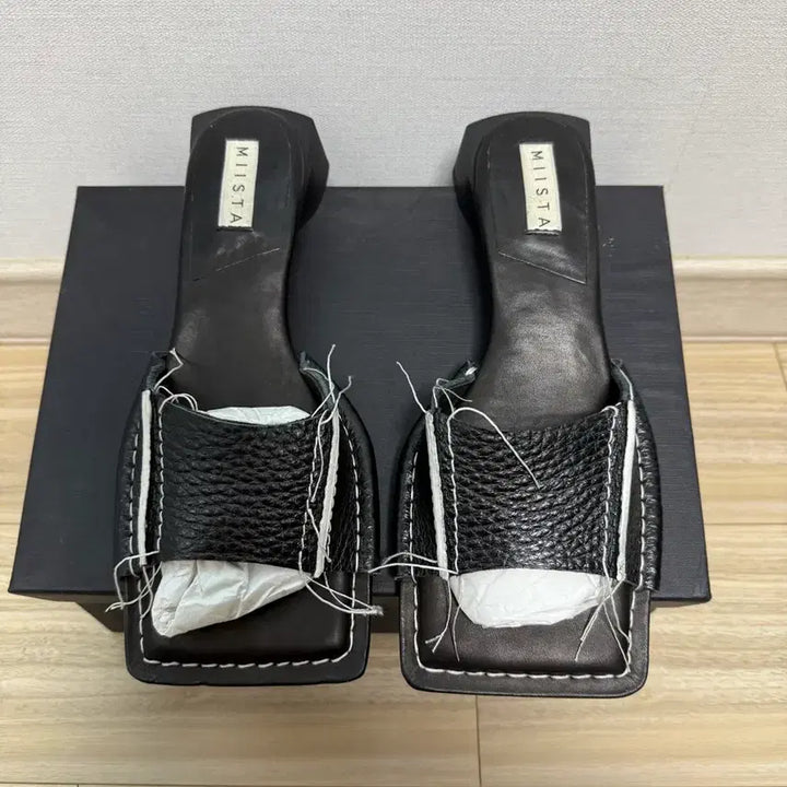 [BUNJANG] MIISTA Black Square Toe Mules / MIISTA 미스타 블랙 스퀘어토 뮬
