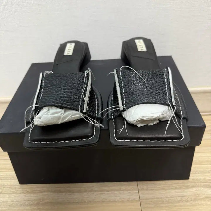 [BUNJANG] MIISTA Black Square Toe Mules / MIISTA 미스타 블랙 스퀘어토 뮬