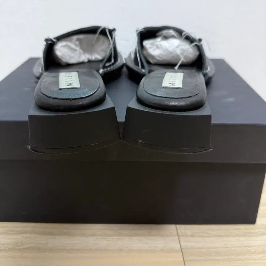 [BUNJANG] MIISTA Black Square Toe Mules / MIISTA 미스타 블랙 스퀘어토 뮬
