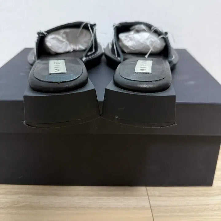 [BUNJANG] MIISTA Black Square Toe Mules / MIISTA 미스타 블랙 스퀘어토 뮬