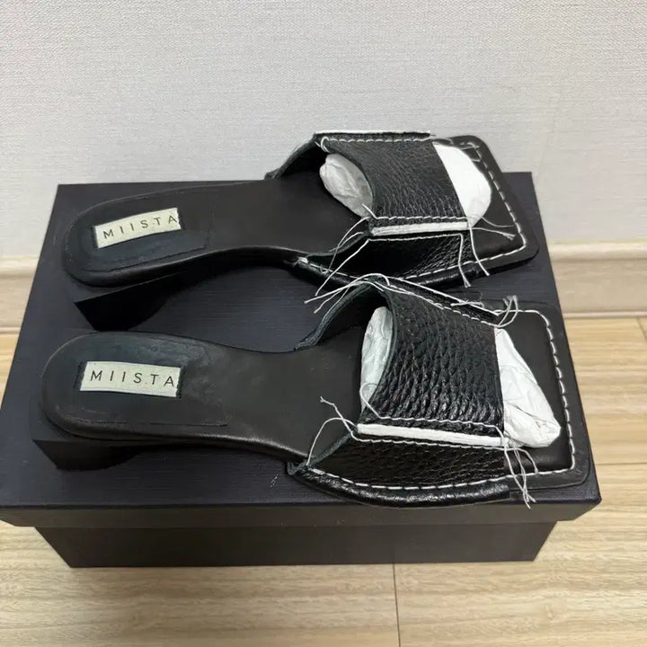 [BUNJANG] MIISTA Black Square Toe Mules / MIISTA 미스타 블랙 스퀘어토 뮬