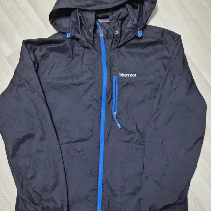 [SOLD OUT] 105) 마모트 바람막이 블랙 후드 자켓