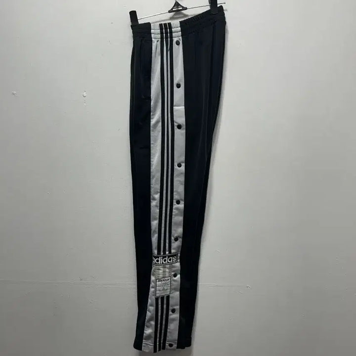 [BUNJANG] Adidas Black Three Stripes Track Pants XS / 아디다스 블랙 삼선 트랙 바지 XS