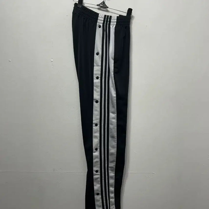 [BUNJANG] Adidas Black Three Stripes Track Pants XS / 아디다스 블랙 삼선 트랙 바지 XS