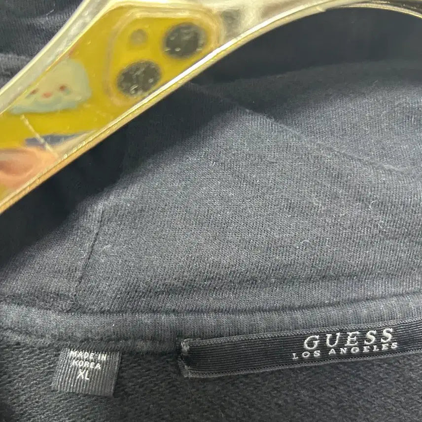 [BUNJANG] Guess Black Triangle Logo Crop Hoodie M / 게스 블랙 삼각 로고 크롭 후드티 M