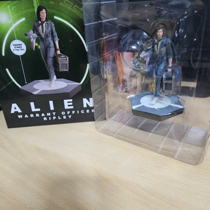 [BUNJANG] Warrant Ripley Figure (Unsealed) / Warrant 에이리언 리플리 피규어 새상품