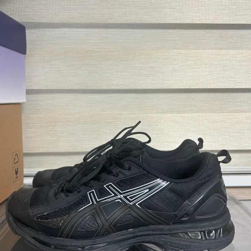 [BUNJANG] ASICS x Kiko Gel-Buz1 Black Sneakers / (260) 아식스x키코 젤버즈1 블랙