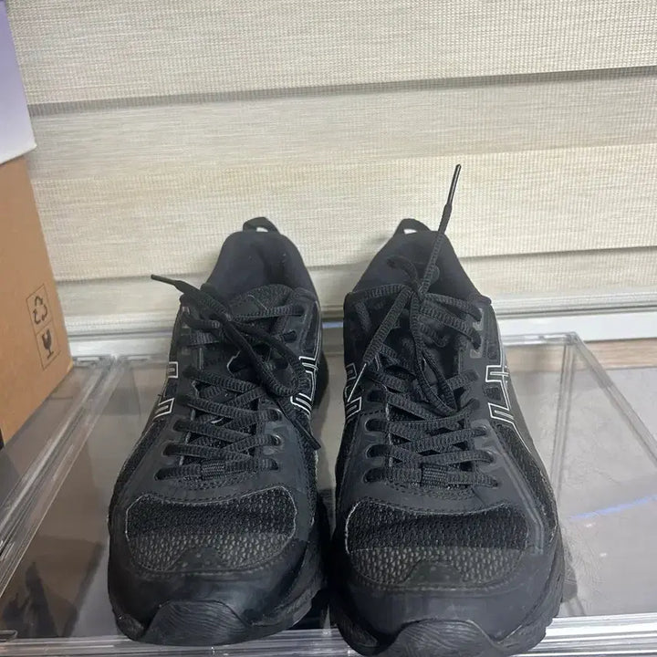 [BUNJANG] ASICS x Kiko Gel-Buz1 Black Sneakers / (260) 아식스x키코 젤버즈1 블랙