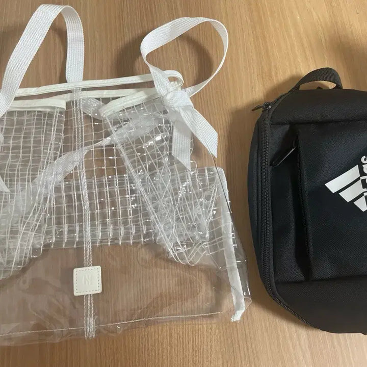 [BUNJANG] Unspecified Itabag + Hera Beach Bag + Adidas Hip Sack Bundle / 헤라 투명 비치백 ,아디다스 힙색 가방 일괄