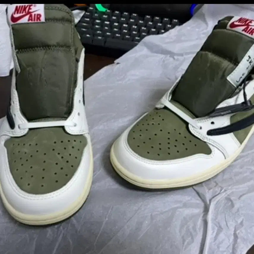 [BUNJANG] Nike Travis Scott Jordan 1 Retro Low OG SP Reverse Olive 280 / 조던1 x트래비스 스캇 레트로 로우 OG SP 리버스 올리브 280
