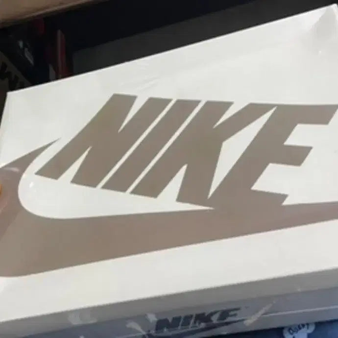 [BUNJANG] Nike Travis Scott Jordan 1 Retro Low OG SP Reverse Olive 280 / 조던1 x트래비스 스캇 레트로 로우 OG SP 리버스 올리브 280