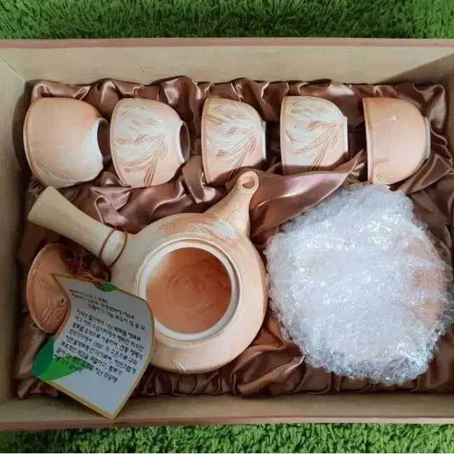 [BUNJANG] President Kim Dae-jung "Hwangto" Tea Set - Unused / 김대중 대통령 황토다기 세트. 미사용