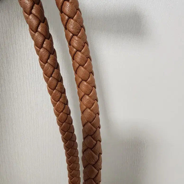 [BUNJANG] Pom-Pom Woven Rattan Bag / 사진 아주  잘 나오는 폼폼이 왕골라탄백 (아주 깨끗해요~/반값)