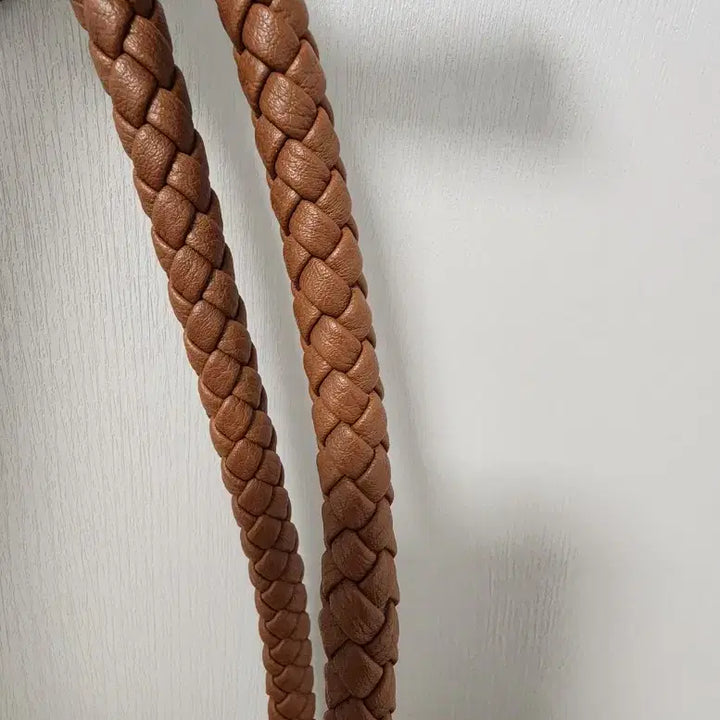 [BUNJANG] Pom-Pom Woven Rattan Bag / 사진 아주  잘 나오는 폼폼이 왕골라탄백 (아주 깨끗해요~/반값)