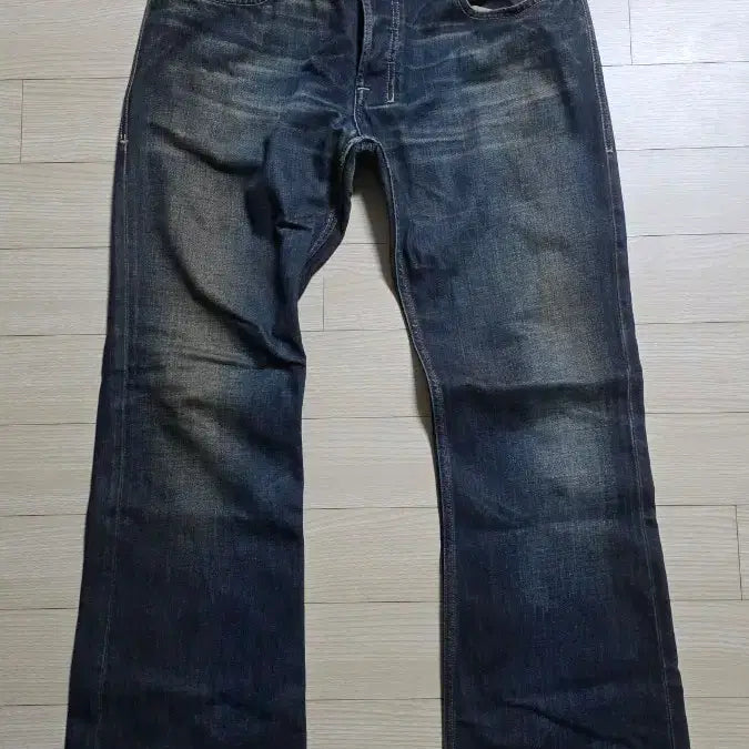 [SOLD OUT] 디젤 자탄 764 33x32 슬림부츠컷 중청 빈티지워싱