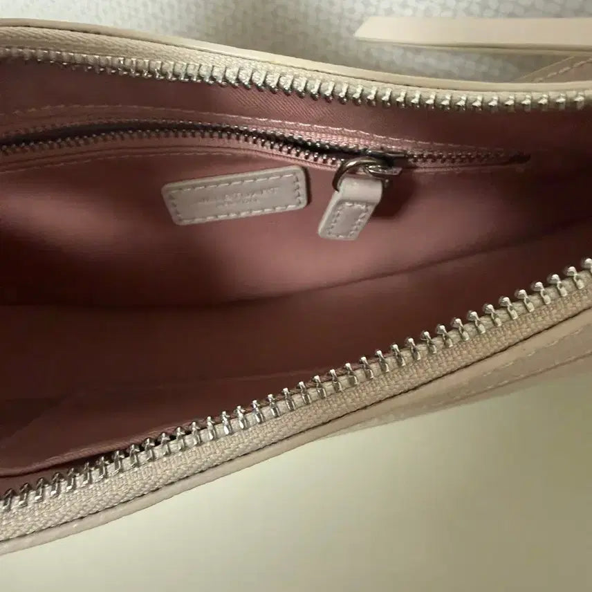 [BUNJANG] Jill Stuart New York Pink Heart Hobo Bag / 질스튜어트 뉴욕 핑크 하트 메탈 호보백