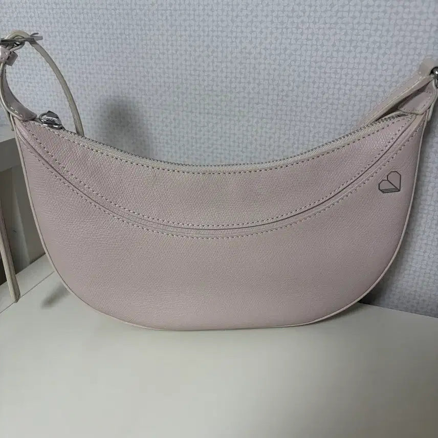 [BUNJANG] Jill Stuart New York Pink Heart Hobo Bag / 질스튜어트 뉴욕 핑크 하트 메탈 호보백