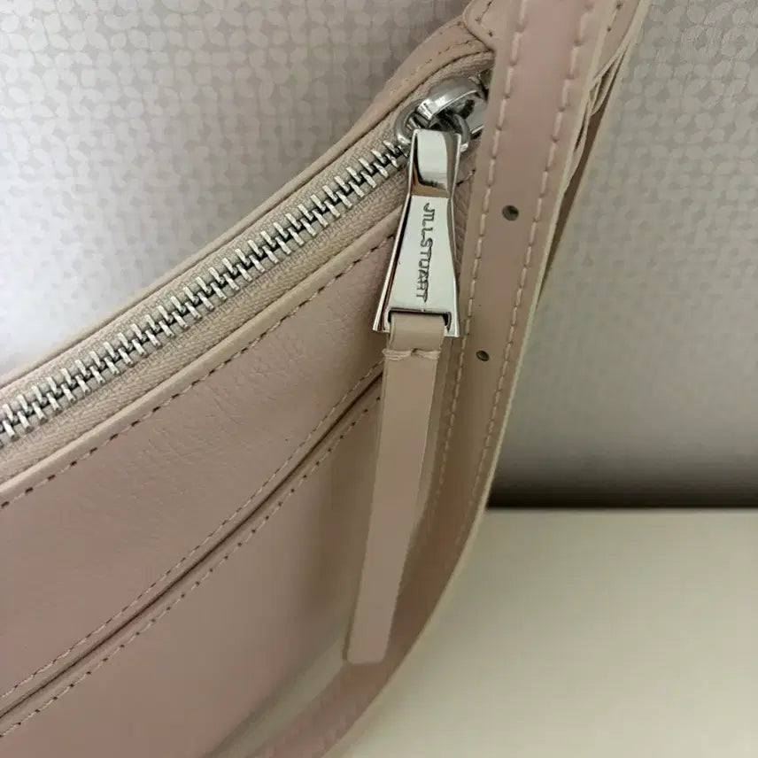 [BUNJANG] Jill Stuart New York Pink Heart Hobo Bag / 질스튜어트 뉴욕 핑크 하트 메탈 호보백