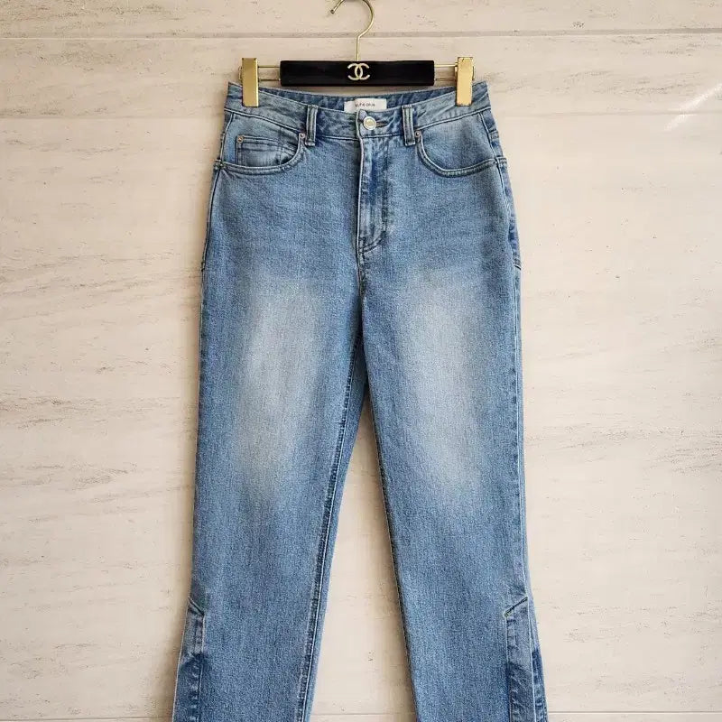 [BUNJANG] Kuho Plus Side Slit Straight Denim Pants (Size 1) / 구호플러스 사이드슬릿 스트레이트 데님팬츠 1사이즈