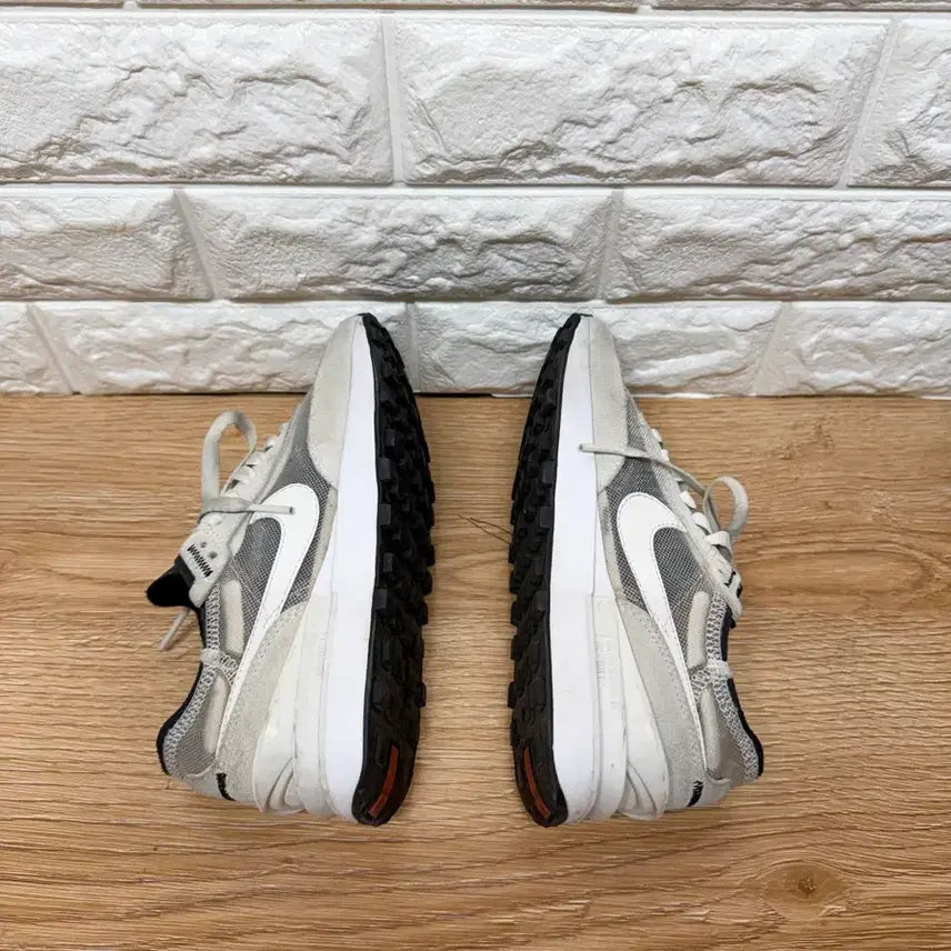 [BUNJANG] Nike Waffle One Sneakers / 나이키 와플 원 스니커즈 운동화 225mm