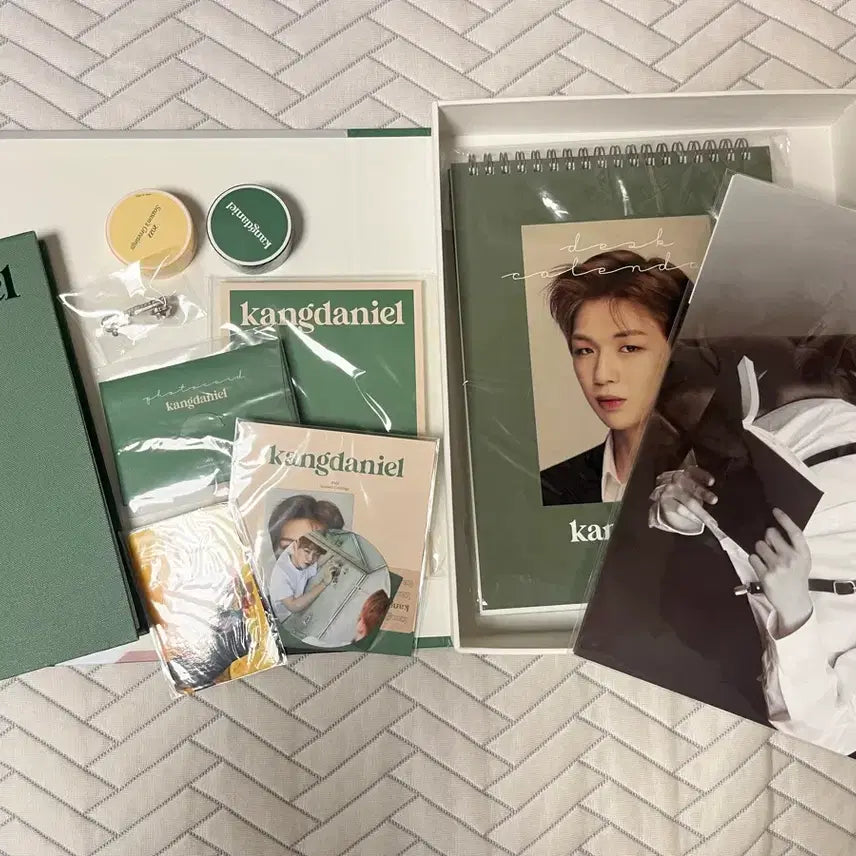 [BUNJANG] Kang Daniel Season's Greetings / 강다니엘 22 시그 팔아요