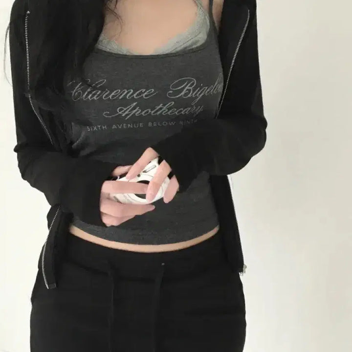 [BUNJANG] Lettering Lace Halter Top / 레터링 레이스 홀터 나시 슬리브