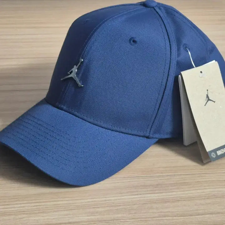 [SOLD OUT] 나이키 조던 점프맨 메탈 로고 볼캡 새상품