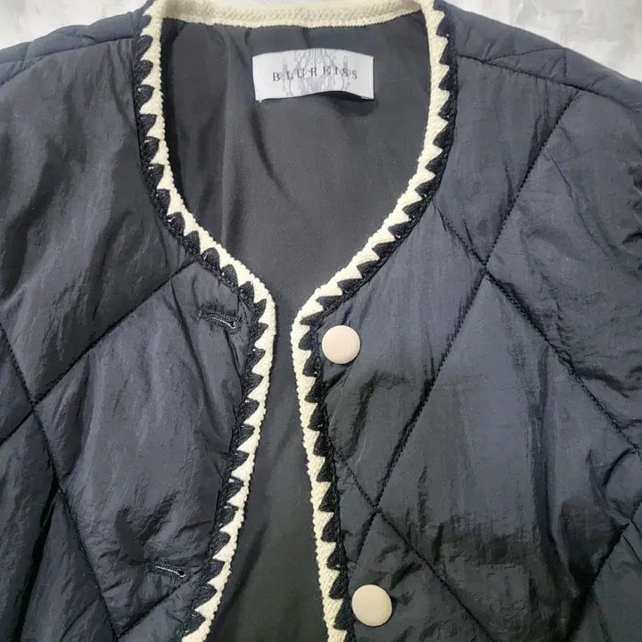 [BUNJANG] Blue Lace Diamond Quilting Jacket / 택포 새상품 블루레이스 다이아 퀼팅 자켓 블랙 배색라인