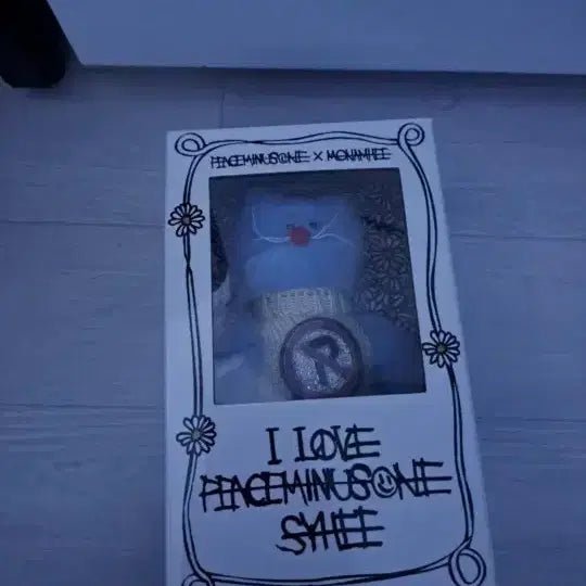 [BUNJANG] G-Dragon Jihee Collaboration Merch / 급처)지드래곤 굿즈 모남희 한정판 지희 양도!!!!!!!