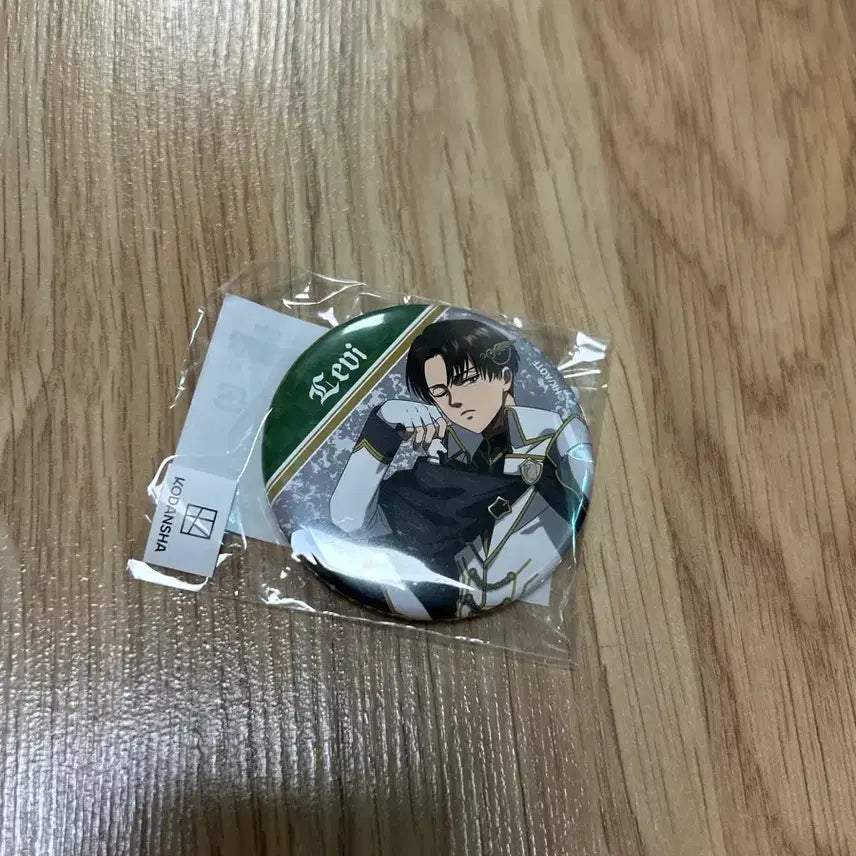 [BUNJANG] Attack on Titan Levi Chess Kuji Can Badge / 진격의거인 진격거 리바이 체스 쿠지 캔뱃지