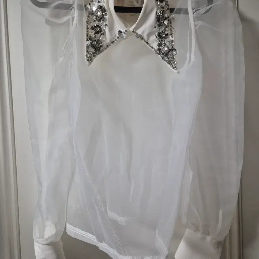 [BUNJANG] White Sheer Cubic Collar Blouse / 화이트 시스루 큐빅 카라 블라우스(새상품)