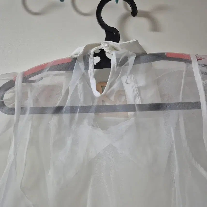 [BUNJANG] White Sheer Cubic Collar Blouse / 화이트 시스루 큐빅 카라 블라우스(새상품)