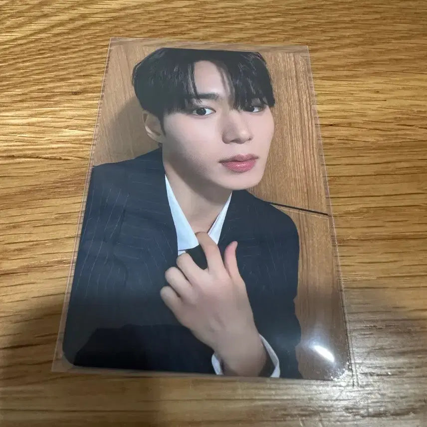 [BUNJANG] AlphaDriveOne Junseo Musicplant Photocard / 알파드라이브원  - 알파컴퍼니ver. 준서 회사원 (뮤직플랜트)