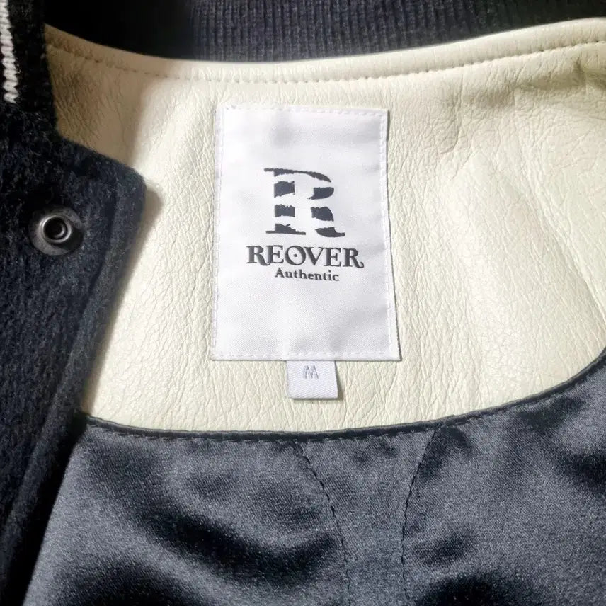 [BUNJANG] Riover Varsity Jacket / 리오버 바시티 자켓/ 틸레이트 바시티 자켓