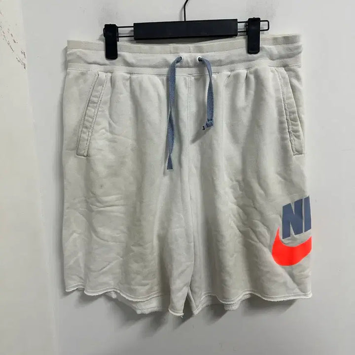 [BUNJANG] Nike Swoosh Vintage Shorts White XL / [만원 아라비아빈티지]나이키 스우시 반바지 화이트 XL