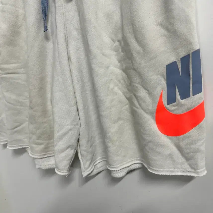 [BUNJANG] Nike Swoosh Vintage Shorts White XL / [만원 아라비아빈티지]나이키 스우시 반바지 화이트 XL