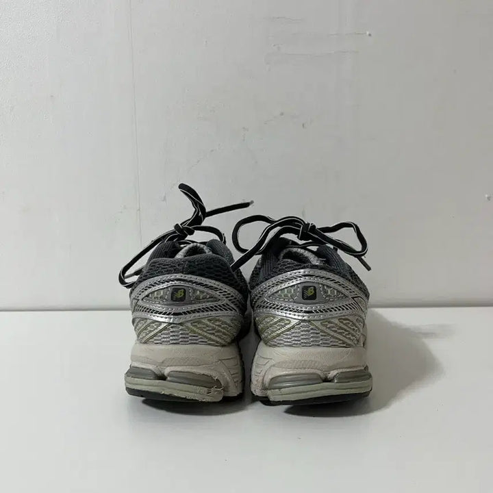 [BUNJANG] New Balance 860v2 Silver Sneakers / 245 뉴발란스860v2 실버 운동화 정품