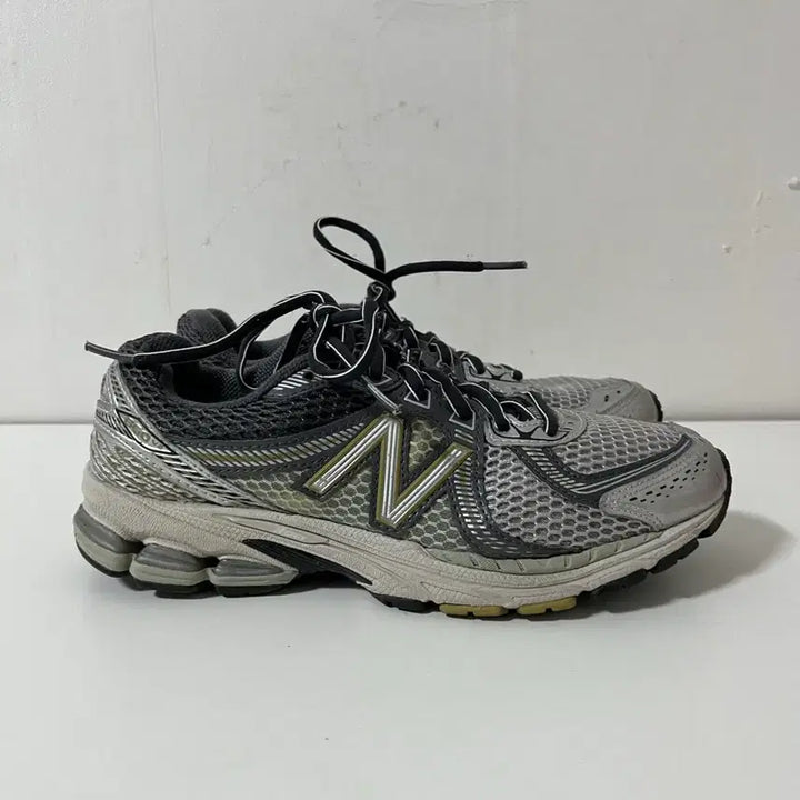 [BUNJANG] New Balance 860v2 Silver Sneakers / 245 뉴발란스860v2 실버 운동화 정품