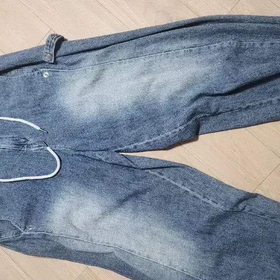 [BUNJANG] Washed Light Wash Jeans / 연청바지 워싱이쁜