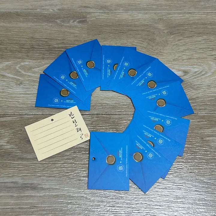 [BUNJANG] K-Pop Demon Hunters Poster + Standee / 파리바게트 케이팝 데몬 헌터스 포스터 + 입간판