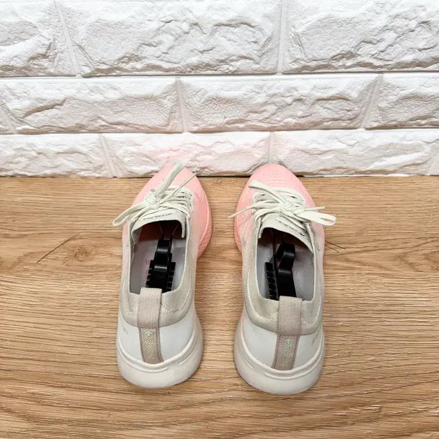 [BUNJANG] Descente Running Shoes 235mm / 데상트 런닝화 운동화 235mm