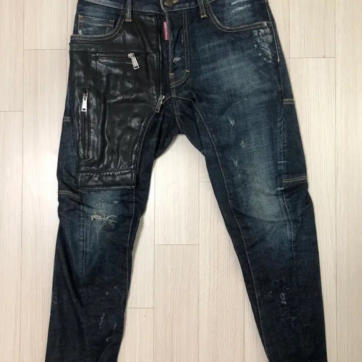 [SOLD OUT] 디스퀘어드 루키진 바이커42