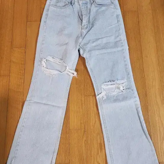 [BUNJANG] Jeans Light Wash Bootcut Denim / 찢어진 연청 부츠컷 데님 청바지